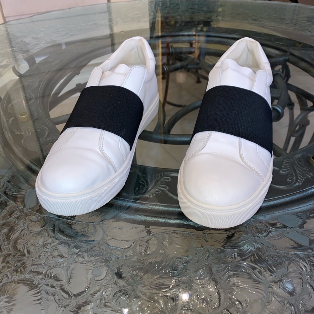 Steve madden size 8 slip ons